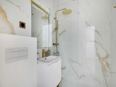 Salle de bains dans l'établissement Modern studio 2P - MONTEVIDEO DAUPHINE