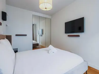 Télévision ou salle de divertissement dans l'établissement Modern flat - 1BR-4P- Montparnasse