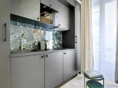 Cuisine ou kitchenette dans l'établissement Cosy studio - 2P - 16ème métro Ranelagh