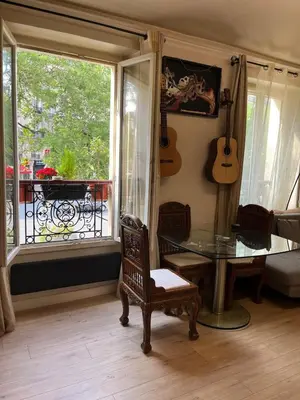 Coin salon dans l'établissement Beautiful 3-room, Porte Saint-Cloud, Paris