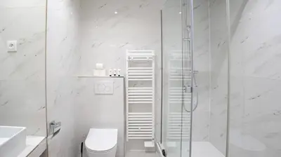 Salle de bains dans l'établissement Modern Luxury Apartment Style & Serenity