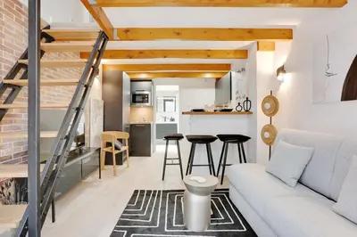 Cuisine ou kitchenette dans l'établissement Duplex Cosy Canal Saint Martin