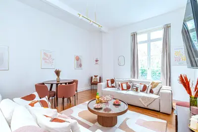 Coin salon dans l'établissement Appartement raffiné - Arc de Triomphe