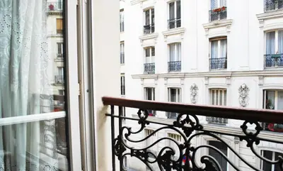 Balcon ou terrasse dans l'établissement Hôtel Avenir Jonquière