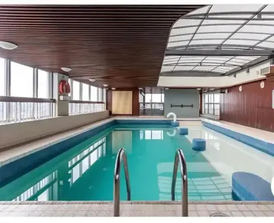 Piscine de l'établissement Paris 4U ou située à proximité