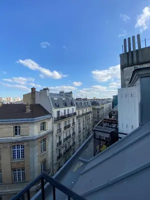 Vue générale sur Paris ou vue de la ville depuis l'appartement