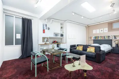 Coin salon dans l'établissement GuestReady - Artist Loft with a Vertical Garden