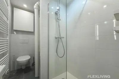 Salle de bains dans l'établissement Dans l'incontournable Montmartre T2 cosy & central