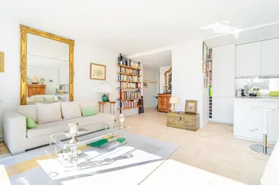 Cuisine ou kitchenette dans l'établissement Lovely apartment with view