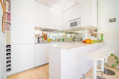 Cuisine ou kitchenette dans l'établissement Lovely apartment with view