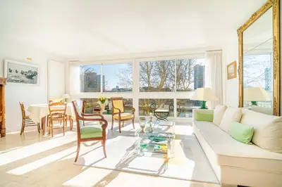 Coin salon dans l'établissement Lovely apartment with view