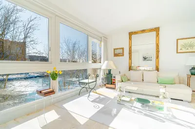 Coin salon dans l'établissement Lovely apartment with view