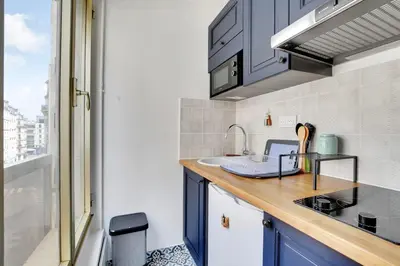 Cuisine ou kitchenette dans l'établissement PARIS 5 - Beautiful apartment L000