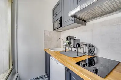 Cuisine ou kitchenette dans l'établissement PARIS 5 - Beautiful apartment L000