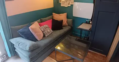 Télévision ou salle de divertissement dans l'établissement F2 entier 30m2 à Paris Porte d'Italie