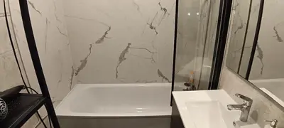 Salle de bains dans l'établissement F2 entier 30m2 à Paris Porte d'Italie