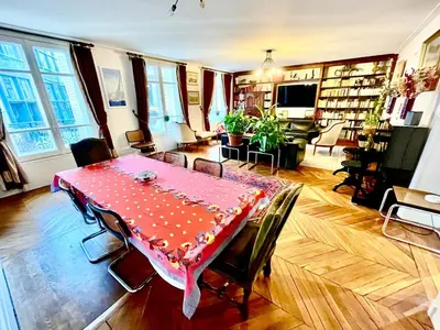 Coin salon dans l'établissement Luxury City Center Loft near champs elysees