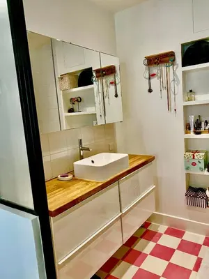 Cuisine ou kitchenette dans l'établissement Luxury City Center Loft near champs elysees