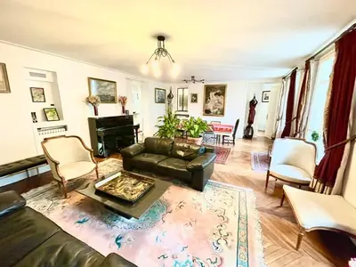 Coin salon dans l'établissement Luxury City Center Loft near champs elysees
