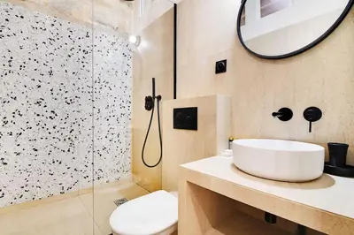 Salle de bains dans l'établissement Les Halles - Grands Boulevards Stylish 2BR - 6P