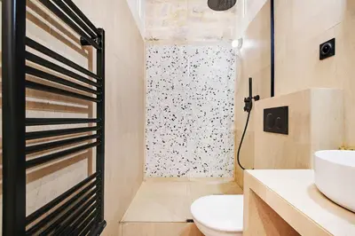 Salle de bains dans l'établissement Les Halles - Grands Boulevards Stylish 2BR - 6P