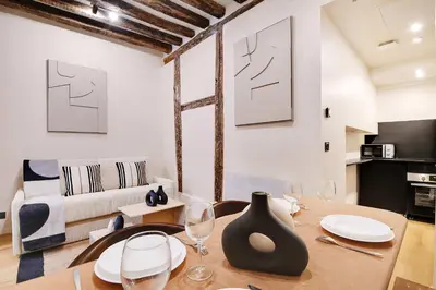 Cuisine ou kitchenette dans l'établissement Les Halles - Grands Boulevards Cozy 1BR - 4P
