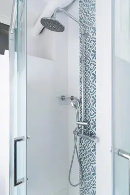 Salle de bains dans l'établissement Studio proche Alesia - Thibaud -III