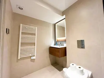 Salle de bains dans l'établissement Urban Flat 138 - Beautiful Duplex in Saint Germain