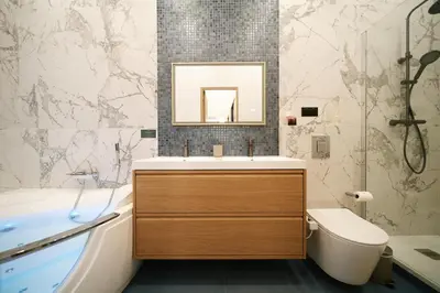 Salle de bains dans l'établissement Lavie Maison Marais AC Hot Tub