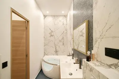 Salle de bains dans l'établissement Lavie Maison Marais AC Hot Tub