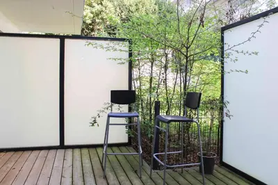 Télévision ou salle de divertissement dans l'établissement Beautiful 1-bedroom apartment with terrace
