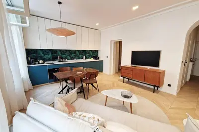 Télévision ou salle de divertissement dans l'établissement Marais - Fancy one-bedroom decorated with taste