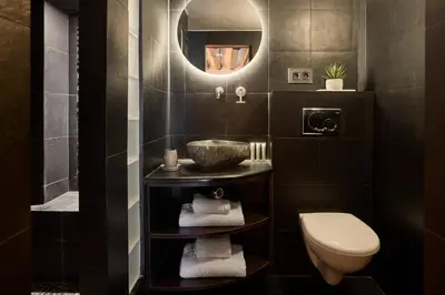Salle de bains dans l'établissement Un 1-Ch/1-SdB Confortable- Place des Vosges