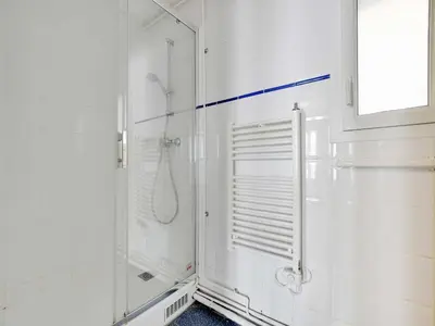 Salle de bains dans l'établissement Bright apartment - 2BR-4P - Belleville
