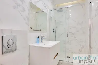 Salle de bains dans l'établissement Urban Flat 67 - Spacious Flat in Central Paris