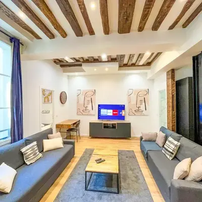 Urban Flat 67 - Spacious Flat in Central Paris