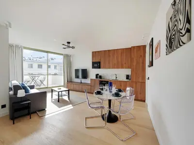 Cuisine ou kitchenette dans l'établissement Elegant apartment - AC- 1BR- Neuilly-sur-Seine