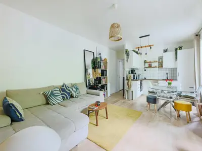 Cuisine ou kitchenette dans l'établissement Charming 1BR - 2P Apartment Gateway to Paris