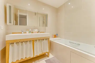 Salle de bains dans l'établissement Trocadero 1Bedroom 4 people
