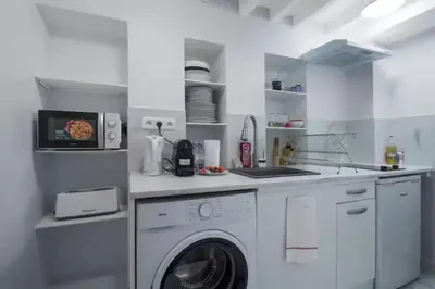 Cuisine ou kitchenette dans l'établissement Appartement Popincourt Bastille