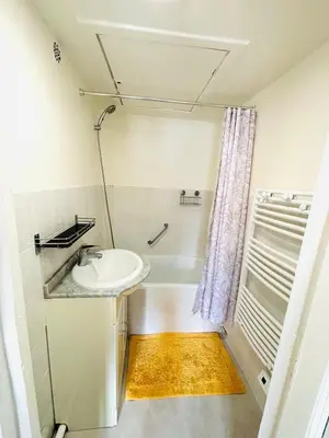 Salle de bains dans l'établissement Sentier Marais Bonne Nouvelle