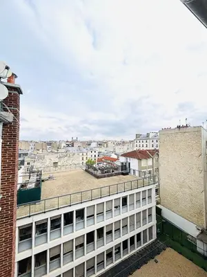 Vue générale sur Paris ou vue de la ville depuis l'appartement
