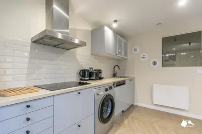 Cuisine ou kitchenette dans l'établissement MBA - Splendide Appartement Proche Bercy 4