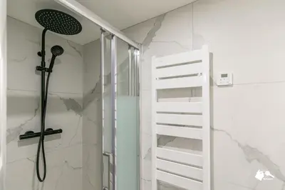 Salle de bains dans l'établissement MBA - Splendide Appartement Proche Bercy 4