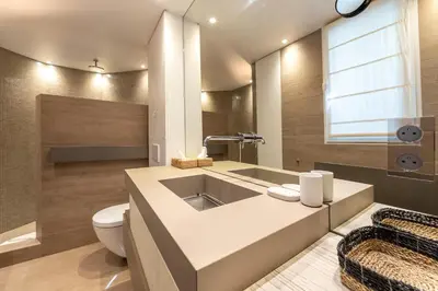 Salle de bains dans l'établissement Louvre l Souplex à 15min du Jardin du Luxembourg