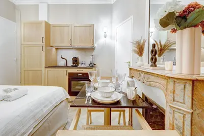 Cuisine ou kitchenette dans l'établissement Appartment haut de gamme en plein coeur de Paris