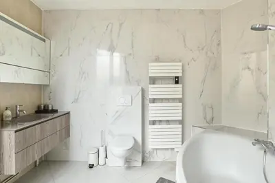 Salle de bains dans l'établissement Spacious flat - Champs Elysées