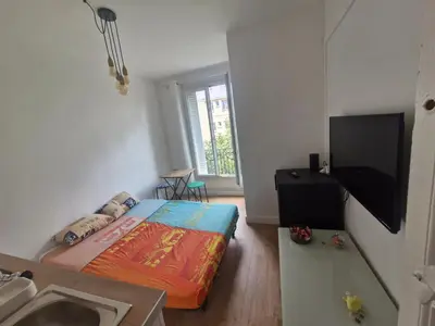 Télévision ou salle de divertissement dans l'établissement Bobillot