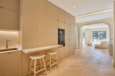Coin salon dans l'établissement Sumptuous apartment with garden Arc de Triomphe