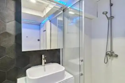 Salle de bains dans l'établissement Superb apartment Arc de Triomphe Trocadero